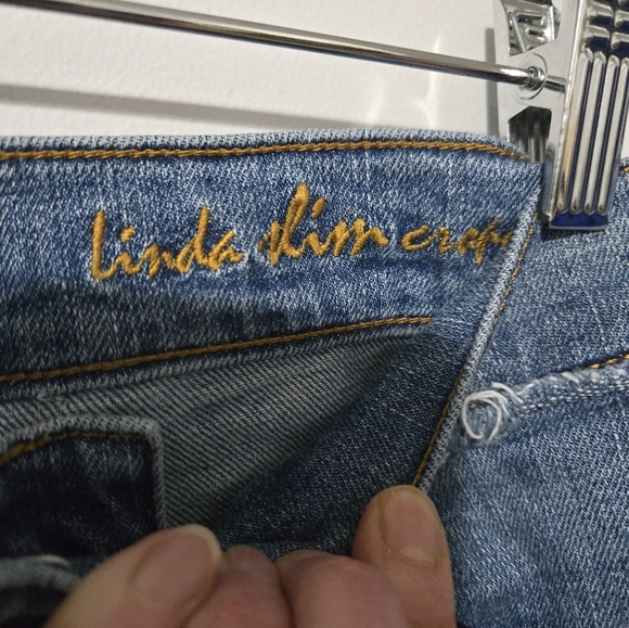 ESCADA SPORT Linda Slim Cropped Light Wash Jeans. Size 38 EURO/ 8 CAN - Picture 6 of 15